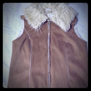 Faux fur vest size med